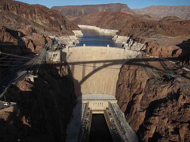 Photo of Hoover Dam before Photoshopping