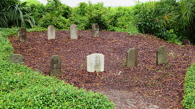 Burial site for hunting dogs