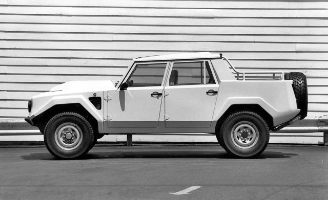 Photo: 1987 Lamborghini LM002