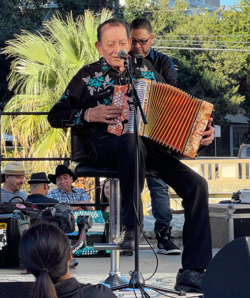 Photo - Flaco Jimenez performing at Octobinfest